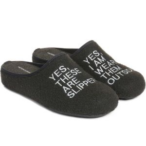 INTENTIONALLY BLANK SIZE EU 41/USA MENS 8 Felt No Shame Yes These Are Slippers